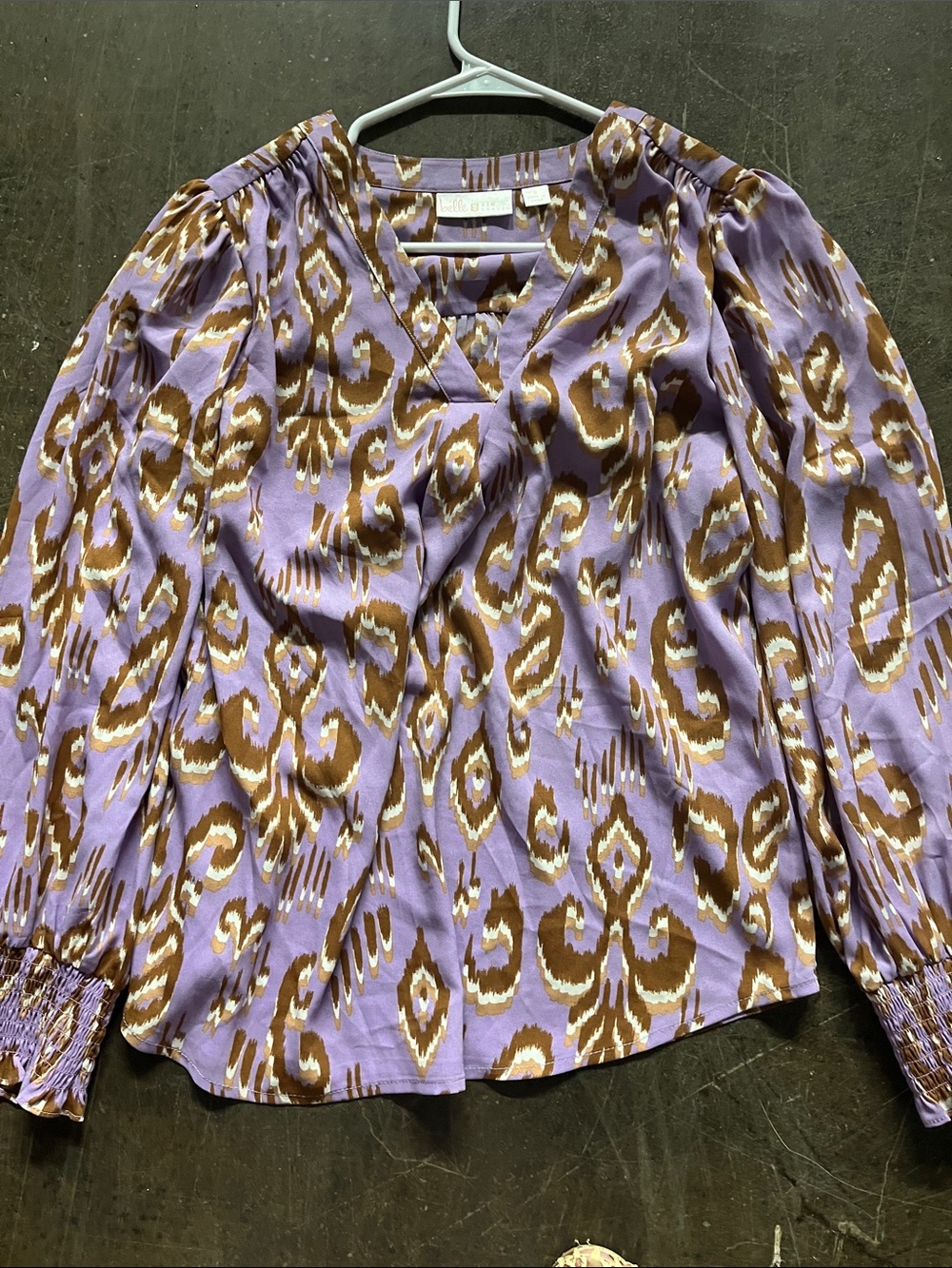 Belle by Kim GravesLavender & Brown Printed V-Neck Blouse Size S